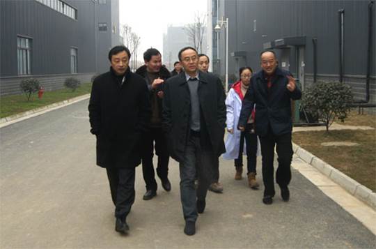 說明: E:\畜科\會議報道\20150122省科技廳副廳長韓忠成赴飼料產研院考察調研\(zhòng)news-1.jpg